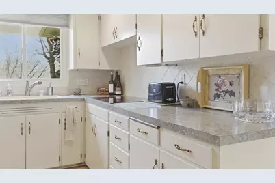 370 Wildwood Drive, Holland, MI 49423 - Photo 7