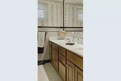 370 Wildwood Drive, Holland, MI 49423 - Photo 25