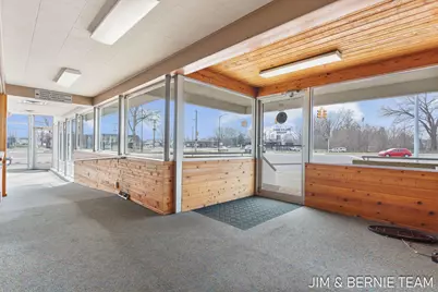 343 E 8th Street, Holland, MI 49423 - Photo 17