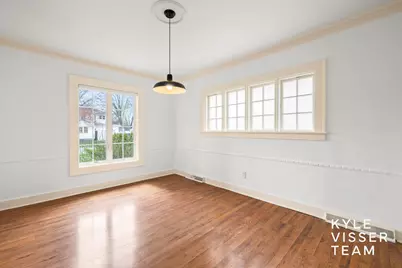 1055 Benjamin Avenue SE, Grand Rapids, MI 49506 - Photo 7