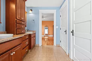 122 E Central Ave, Zeeland, MI 49464 - Photo 49