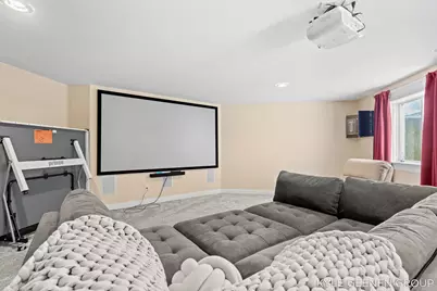 122 E Central Avenue, Zeeland, MI 49464 - Photo 9