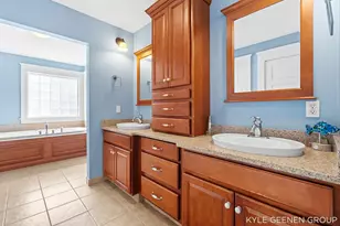 122 E Central Ave, Zeeland, MI 49464 - Photo 45