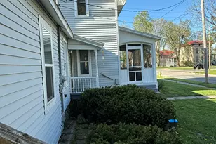 301 W Washington St, Greenville, MI 48838 - Photo 3