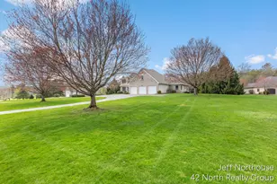 7553 Willow Pointe Dr, Caledonia, MI 49316 - Photo 3