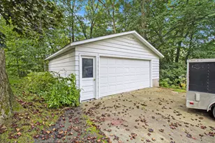 1540 Lakeshore Dr, Ludington, MI 49431 - Photo 3
