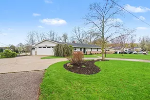 762 Larkwood Dr, Holland, MI 49423 - Photo 3
