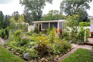 1985 Oakcliff Dr NE, Grand Rapids, MI 49525 - Photo 35