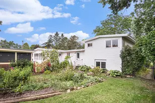 1985 Oakcliff Dr NE, Grand Rapids, MI 49525 - Photo 29