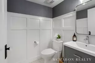 1617 Alexander St SE, East Grand Rapids, MI 49506 - Photo 7