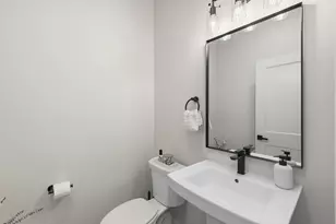 629 Fairview Ave NE, Grand Rapids, MI 49503 - Photo 11