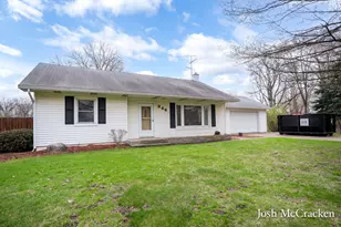 846 Lincoln Lake Ave SE, Lowell, MI 49331 - Photo 3
