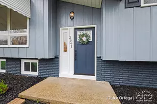 3042 Perry Ave SW, Wyoming, MI 49519 - Photo 5