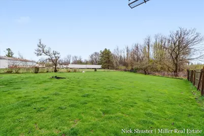 5375 Lansing Road, Charlotte, MI 48813 - Photo 37