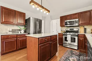 2511 Black Horse Dr NE, Grand Rapids, MI 49505 - Photo 9