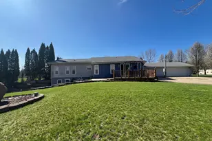 833 Crauns Ln, Quincy, MI 49082 - Photo 5