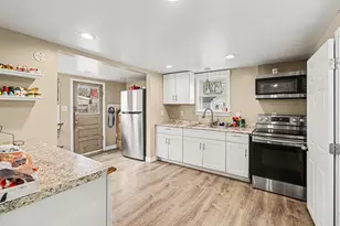218 E Vienna St, Schoolcraft, MI 49087 - Photo 7