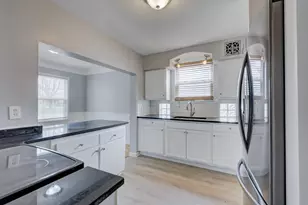 20916 Vernier Rd, Harper Woods, MI 48225 - Photo 21