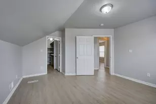 20916 Vernier Rd, Harper Woods, MI 48225 - Photo 39