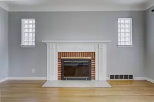 20916 Vernier Rd, Harper Woods, MI 48225 - Photo 5