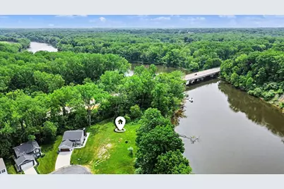 673 S Cygnet Lake Drive, Benton Harbor, MI 49022 - Photo 3