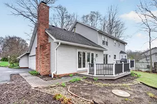 10434 Sourwood Ct, Brighton, MI 48114 - Photo 5