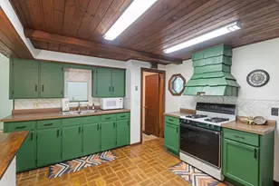 9832 Stadium Dr, Kalamazoo, MI 49009 - Photo 11