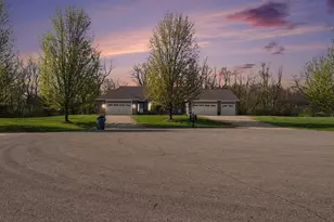 3183 Nighthawk Ln, Battle Creek, MI 49015 - Photo 3