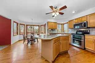 11460 Hearthside Dr, Pinckney, MI 48169 - Photo 13