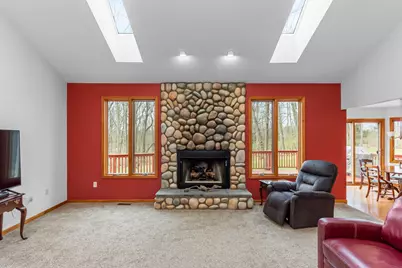 11460 Hearthside Drive, Pinckney, MI 48169 - Photo 9