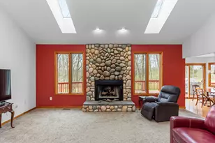 11460 Hearthside Dr, Pinckney, MI 48169 - Photo 9