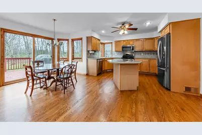 11460 Hearthside Drive, Pinckney, MI 48169 - Photo 13