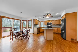 11460 Hearthside Dr, Pinckney, MI 48169 - Photo 13