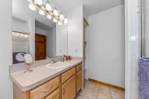 11460 Hearthside Dr, Pinckney, MI 48169 - Photo 35