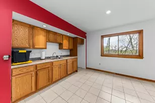 11460 Hearthside Dr, Pinckney, MI 48169 - Photo 43