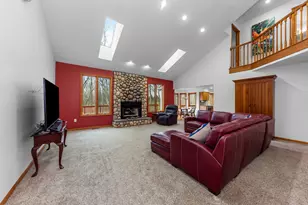 11460 Hearthside Dr, Pinckney, MI 48169 - Photo 7