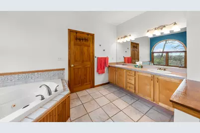 11460 Hearthside Drive, Pinckney, MI 48169 - Photo 25