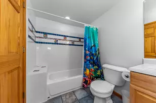 11460 Hearthside Dr, Pinckney, MI 48169 - Photo 47