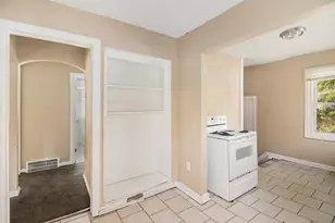 10731 Somerset Ave, Detroit, MI 48224 - Photo 11