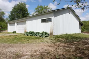 411 Block Rd, Coldwater, MI 49036 - Photo 3