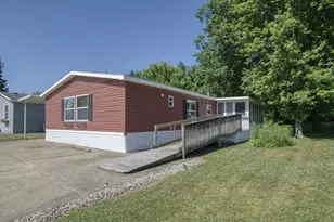 1163 Maple Leaf Ln NW, Walker, MI 49534 - Photo 25