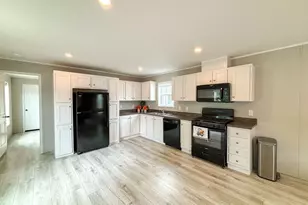 69205 Garver Lake Rd, Edwardsburg, MI 49112 - Photo 3
