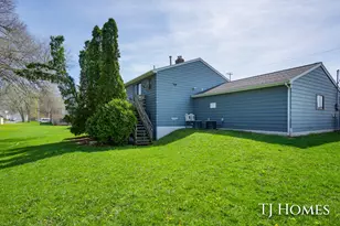 2561-2563 Burton Street SE, Grand Rapids, MI 49546 - Photo 3