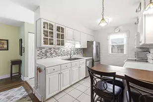 2533 Essex Ct, Saint Joseph, MI 49085 - Photo 7