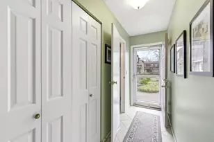 2533 Essex Ct, Saint Joseph, MI 49085 - Photo 3