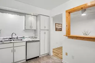 6712 Cascade Rd SE, Grand Rapids, MI 49546 - Photo 11