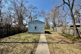 1845 Wood St, Muskegon, MI 49442 - Photo 17