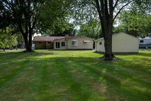 219 Ottawa Dr, Troy, MI 48085 - Photo 25