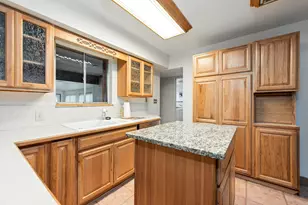 219 Ottawa Dr, Troy, MI 48085 - Photo 7
