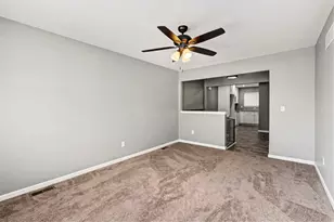 2640 Crofthill Dr, Auburn Hills, MI 48326 - Photo 7